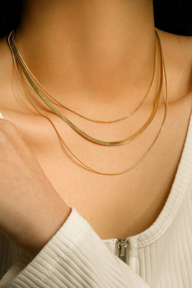 The Solene Minimalist Three Layer Snake Bone Chain Detail – La Rose Couture Jewellery & Accessories