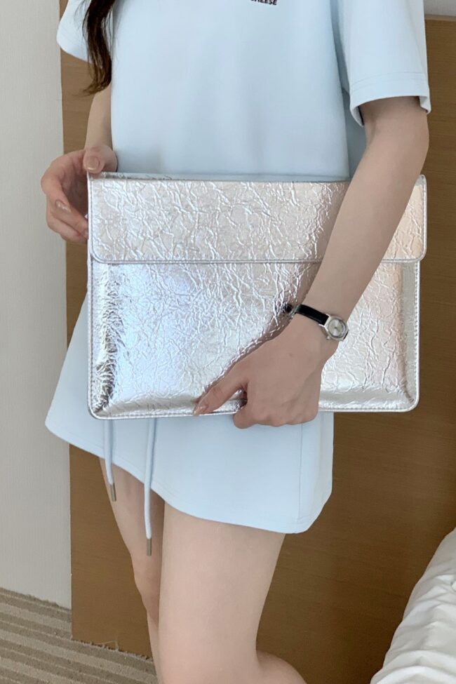 The Tiphaine Magnetic Closure Laptop Sleeve Detail – La Rose Couture Handbags & Clutches