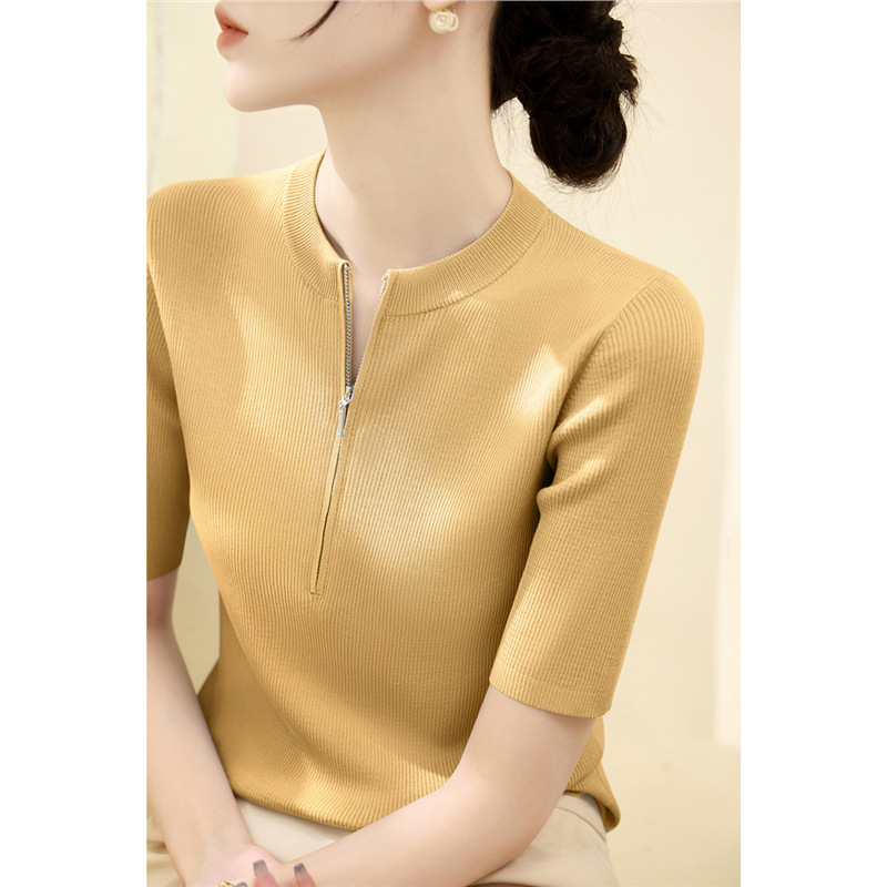 Women's short-sleeved knitted blouse - Image 3