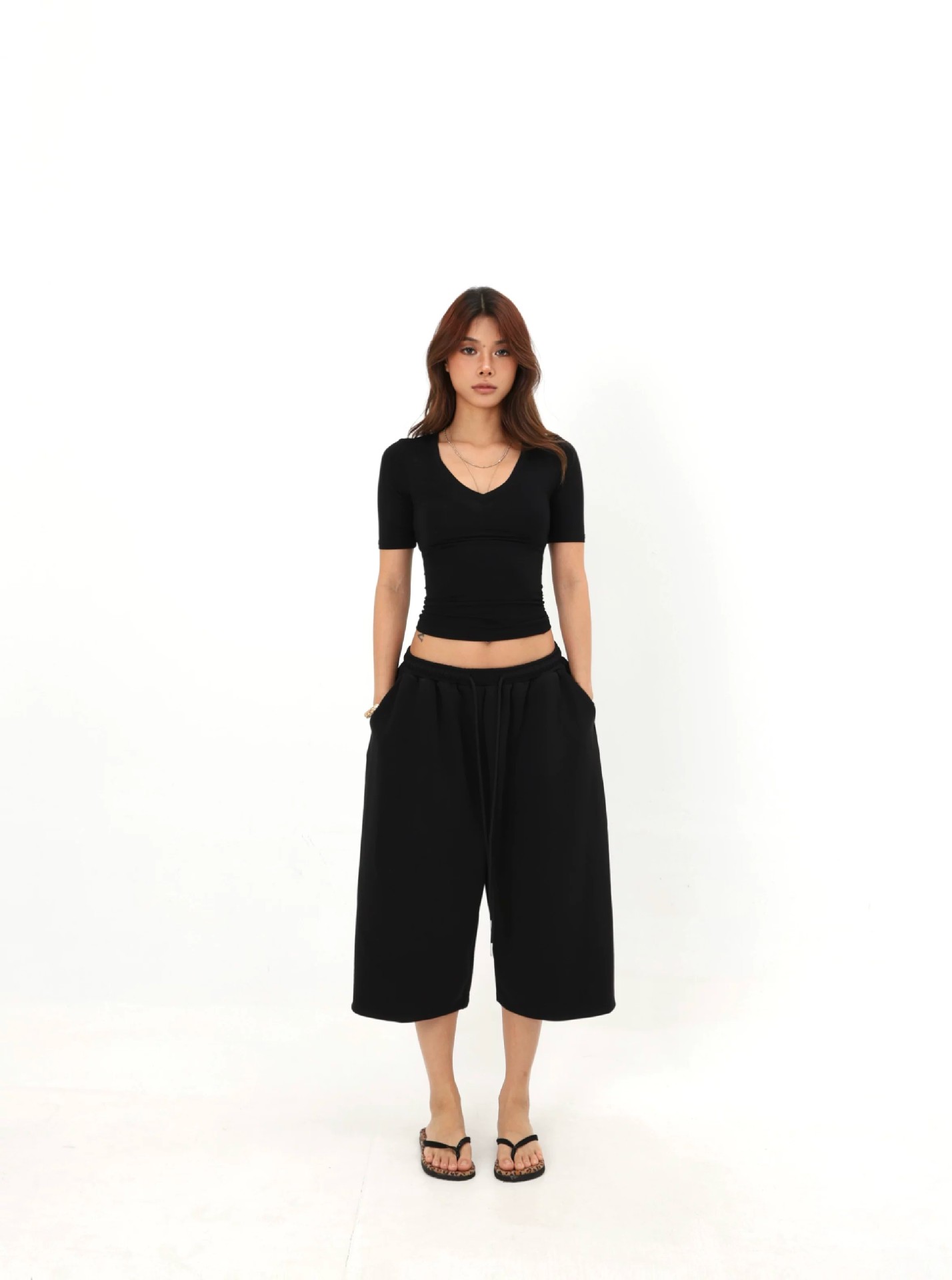 Womens Drawstring Cropped Sweatpants - Image 3