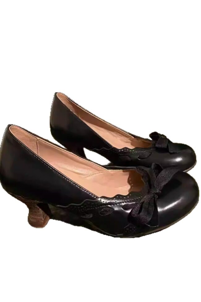 The Cyrielle French Lace Bow Chunky Heel Pumps Detail – La Rose Couture Shoes & Footwear