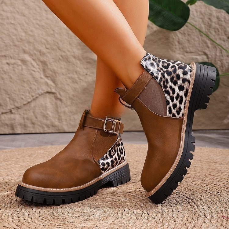 Mens Split-Toe Flat Heel Short - Image 4