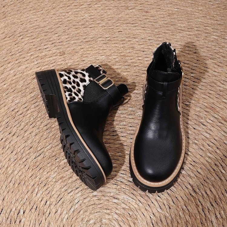 Mens Split-Toe Flat Heel Short - Image 3