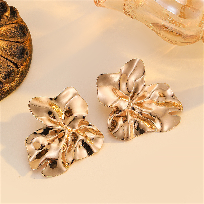 Lava fold texture stud earrings - Image 2