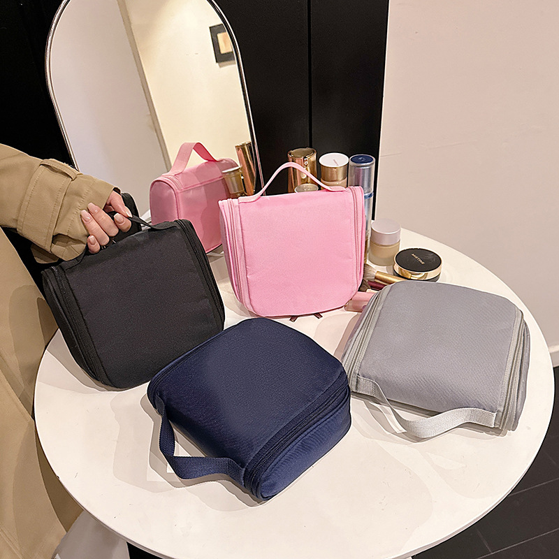 Portable Large Capacity Oxford Cosmetic Storage Bag with Zipper Closure for Travel and Home - Image 4