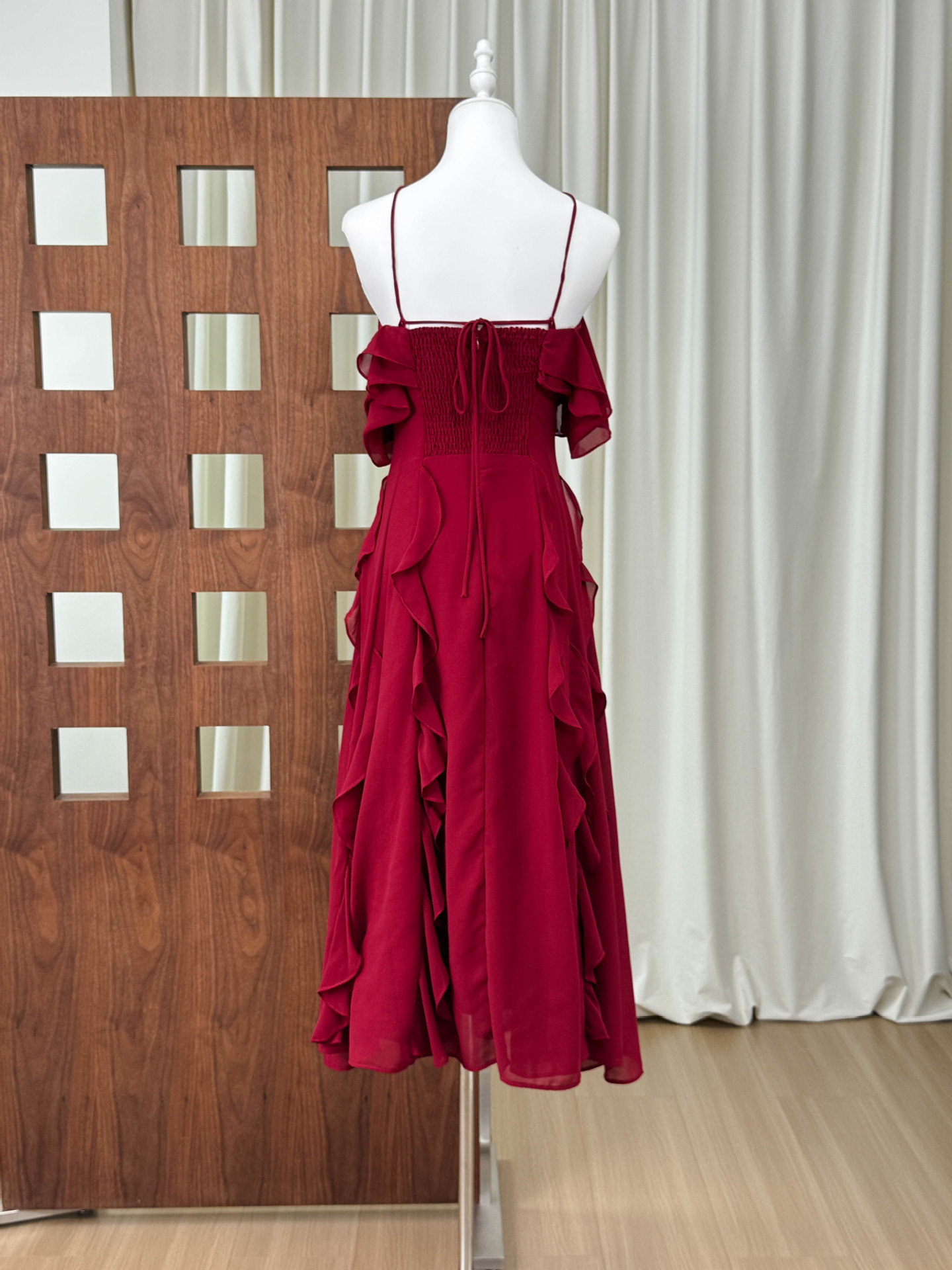 Elegant Off-Shoulder Ruffle Dress - Image 2