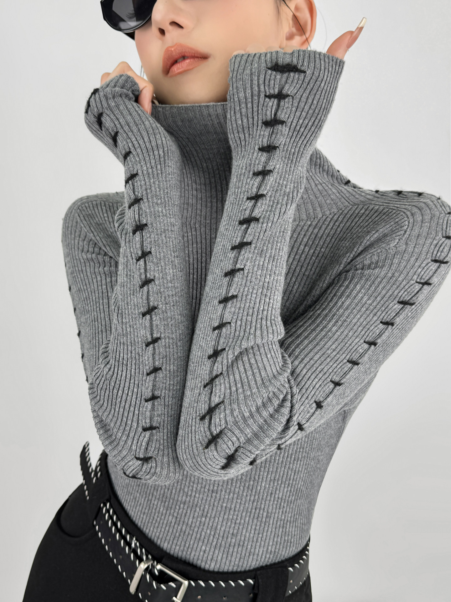 Minimalist High-Neck Knit Sweater for Women - Image 3