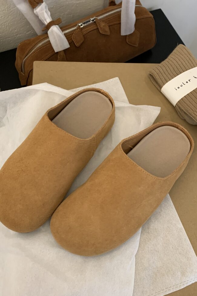 The Laure Vintage Chunky Platform Plush Lined Slip on Loafers Detail – La Rose Couture Shoes & Footwear