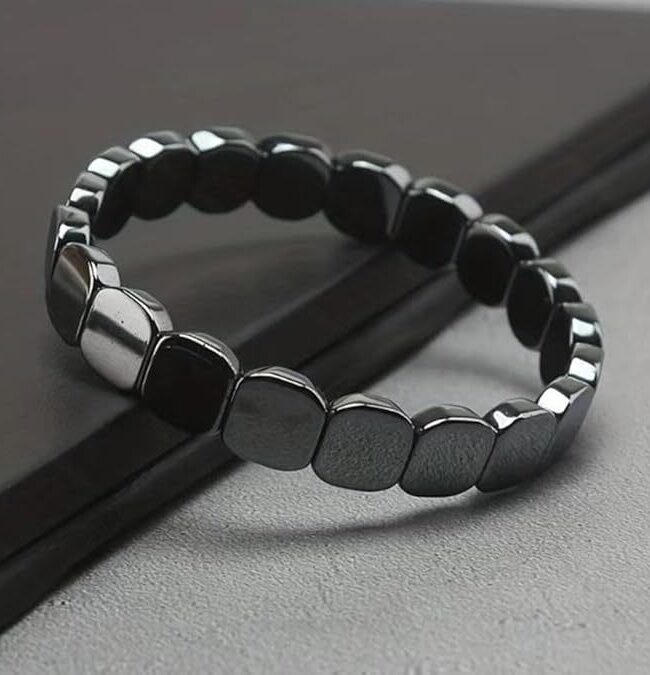 The Sibylle Black Stone Elastic Square Bracelet Hematite Beaded Detail – La Rose Couture Jewellery & Accessories