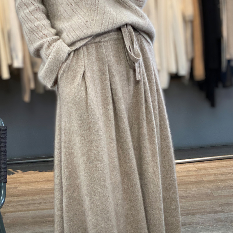 Women's Wool Skirt - Image 2