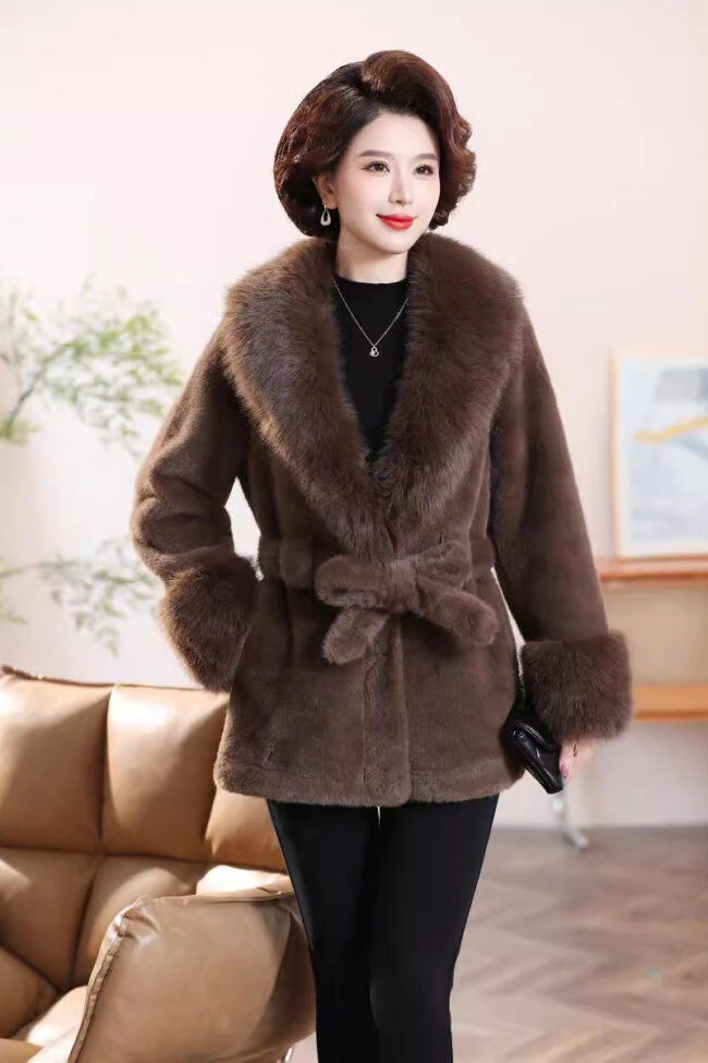 The Cecile Faux Fur Collar Jacket Detail – La Rose Couture Coats & Jackets