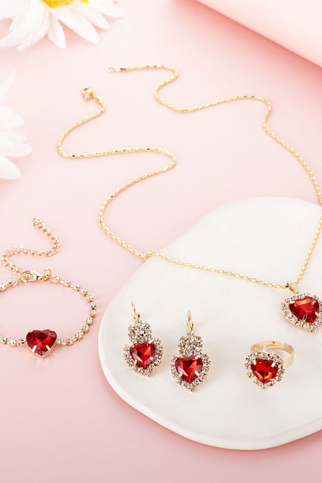 The Camille European and American Personalized Water Drop Rhinestone Necklace Earrings Ring Set Detail – La Rose Couture Jewellery & Accessories