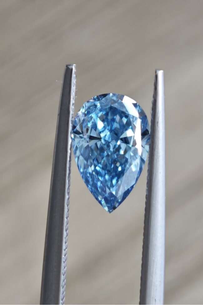 The Odette Pear Shaped Colored Diamond Blue Ring Detail – La Rose Couture Jewellery & Accessories