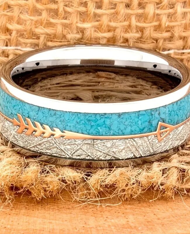The Angele Unisex Silver Stainless Steel Ring with Gold Arrow Detail Detail – La Rose Couture Jewellery & Accessories