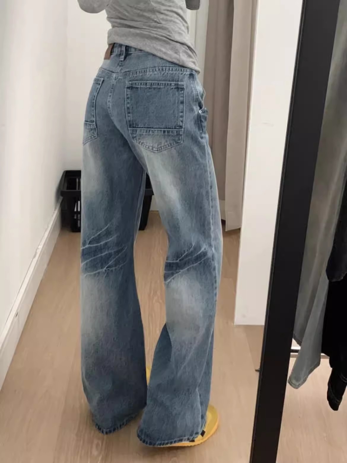 American Retro Light Blue Flared Jeans for Women High Waist Slimming Wide Leg Pants - Image 4