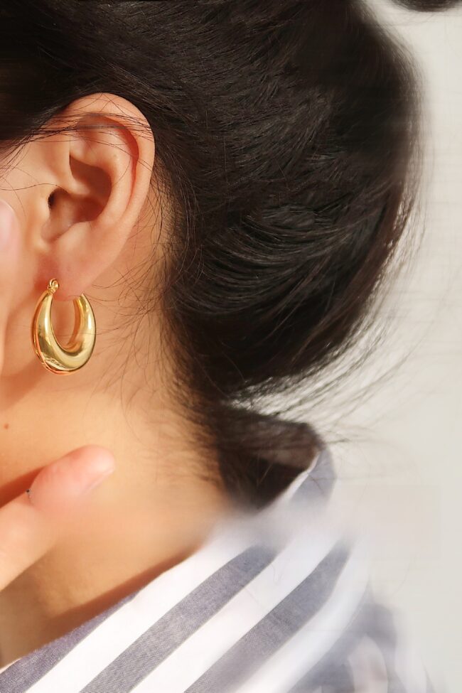 The Roxane Hollow Circle Titanium Steel Earrings Minimalist Geometric Lightweight Jewelry Detail – La Rose Couture Jewellery & Accessories