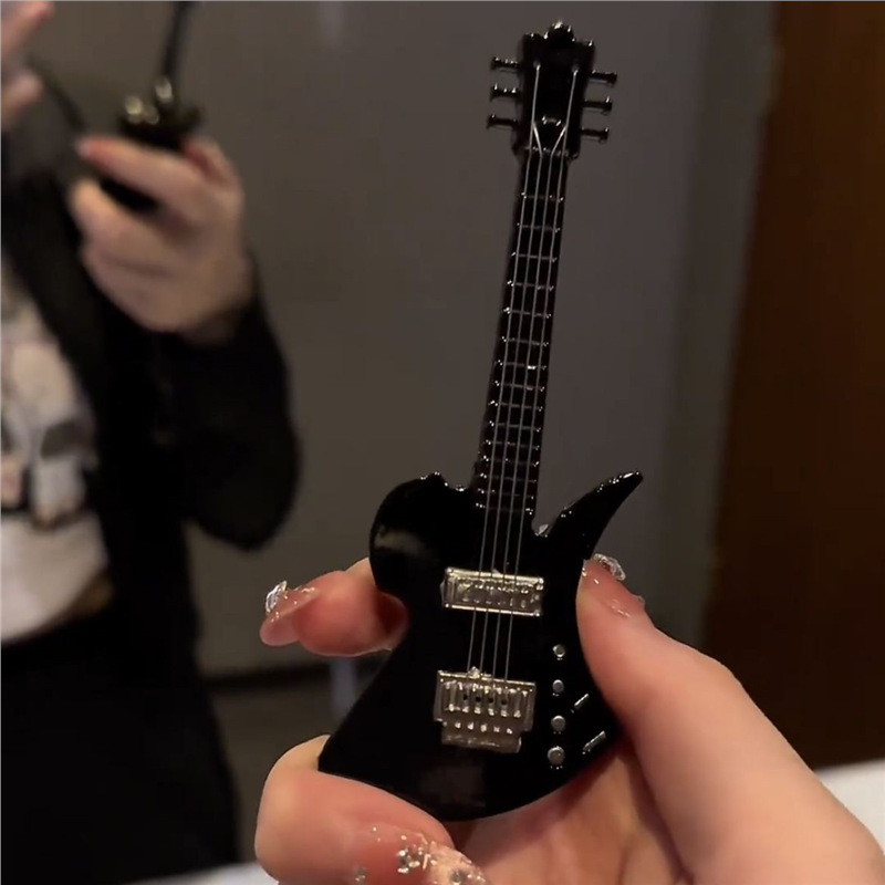 Creative Guitar Shaped Windproof Lighter - Image 5