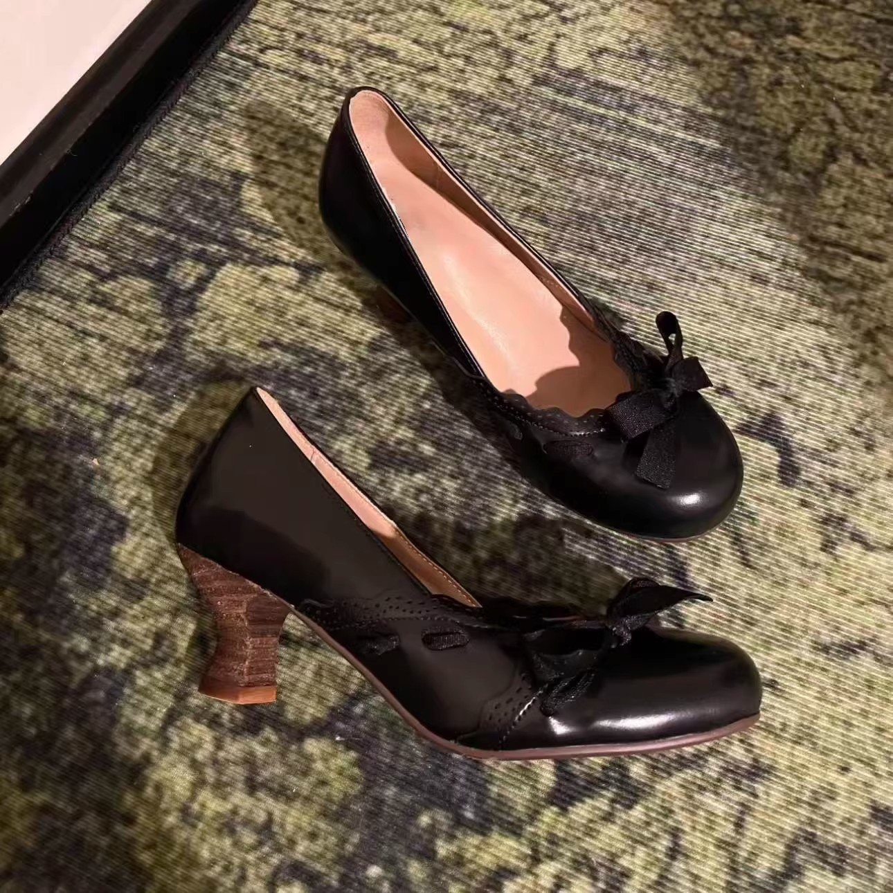 French Lace Bow Chunky Heel Pumps - Image 4