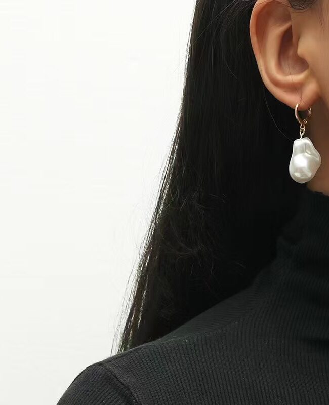 The Laure Irregular Baroque Pearl Earrings – La Rose Couture Jewellery & Accessories