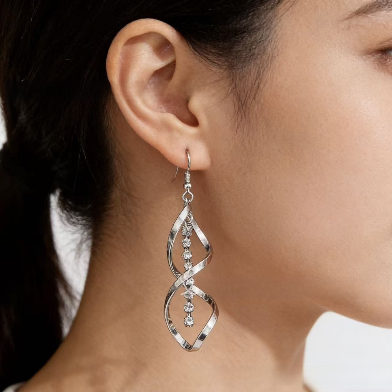 Creative Spiral Design Alloy Pendant Earrings for Women Elegant Fashion Jewelry - Image 4
