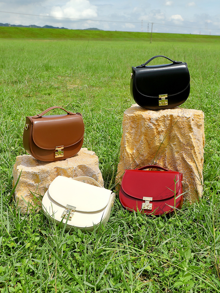 Genuine Leather Saddle Handbag - Image 2