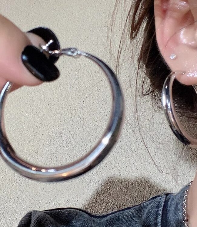 The Adele Big Ear Ring Earrings Detail – La Rose Couture Jewellery & Accessories
