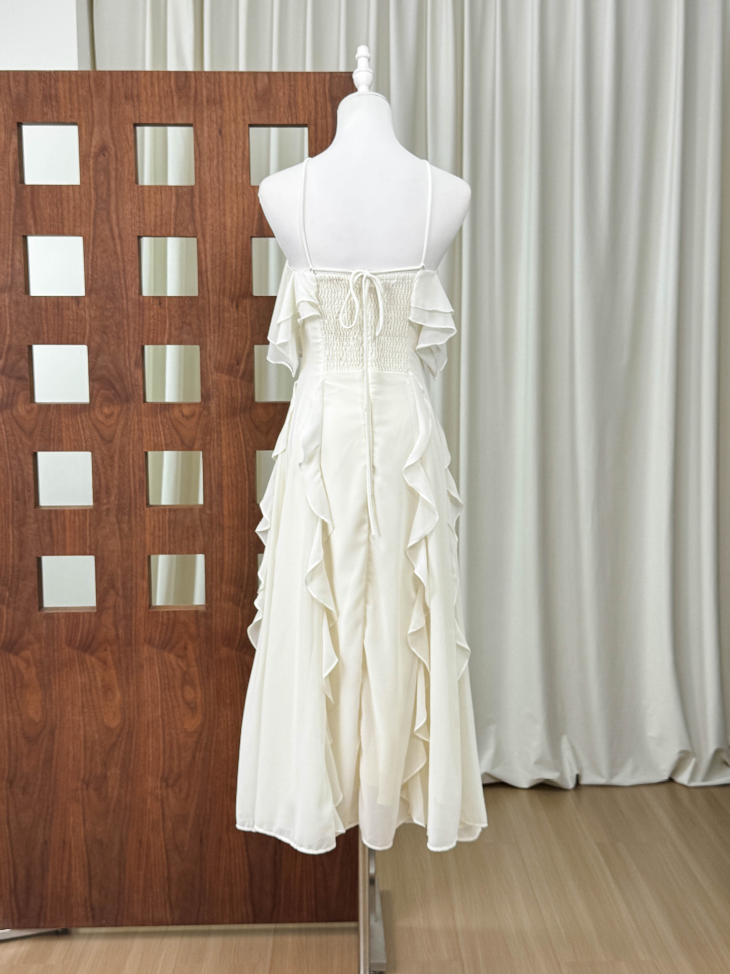 Elegant Off-Shoulder Ruffle Dress - Image 4