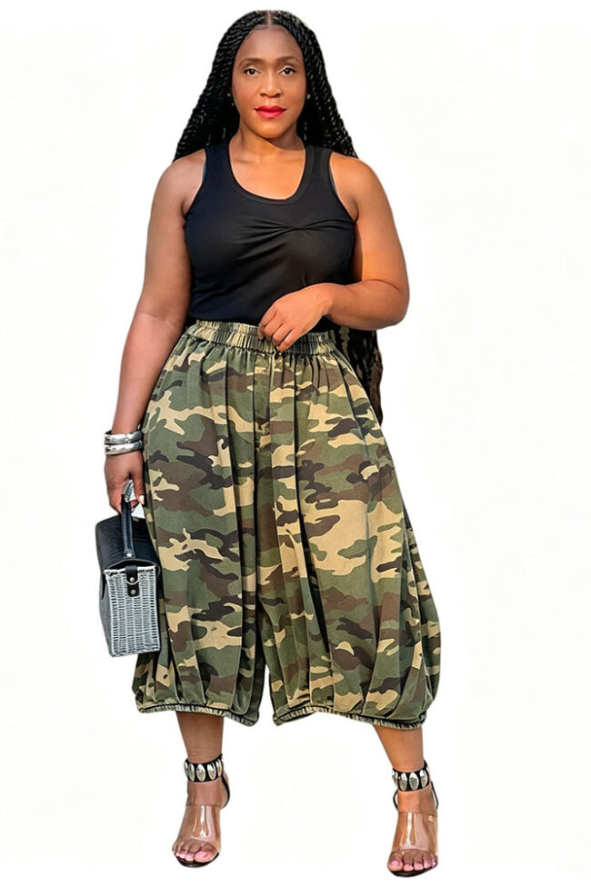 The Victoire Camouflage Wide Leg Cropped Pants Detail – La Rose Couture Trousers & Skirts