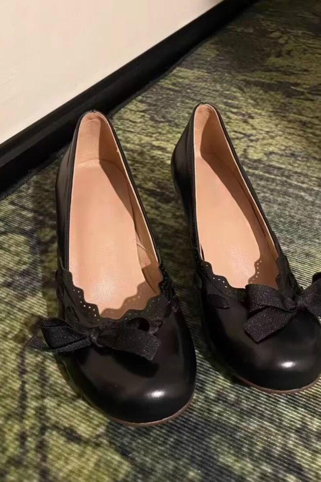 The Cyrielle French Lace Bow Chunky Heel Pumps – La Rose Couture Shoes & Footwear