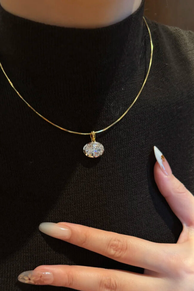 The Jeanne Pigeon Egg Pendant Necklace Detail – La Rose Couture Jewellery & Accessories