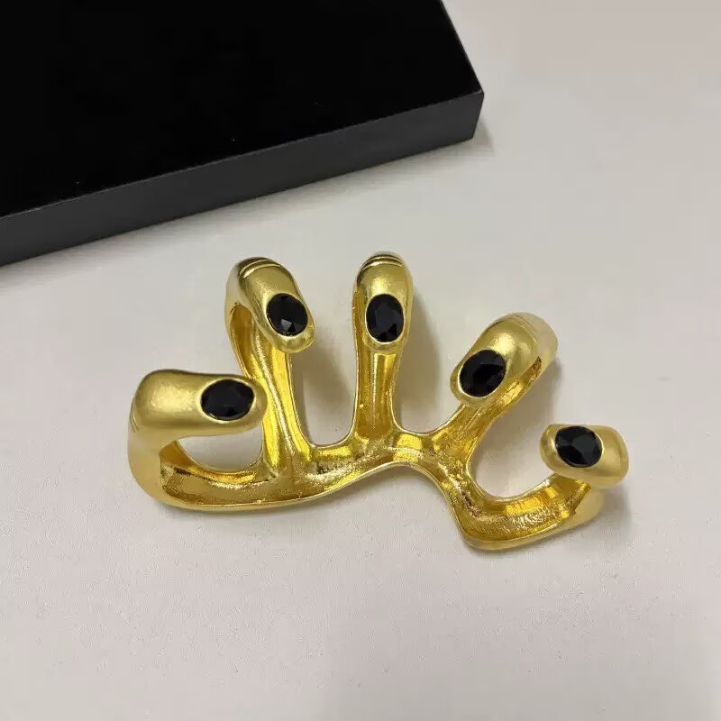 Exaggerated Metal Diamond Interlocking Finger Ring - Image 5