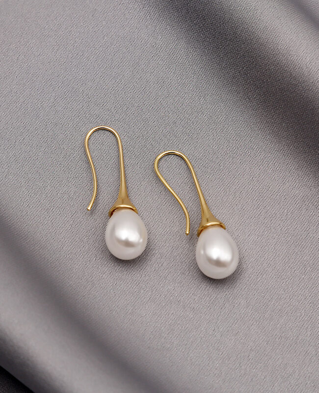 The Juliette Vintage Water Drop Pearl Earrings for Classic Jewelry Detail – La Rose Couture Jewellery & Accessories