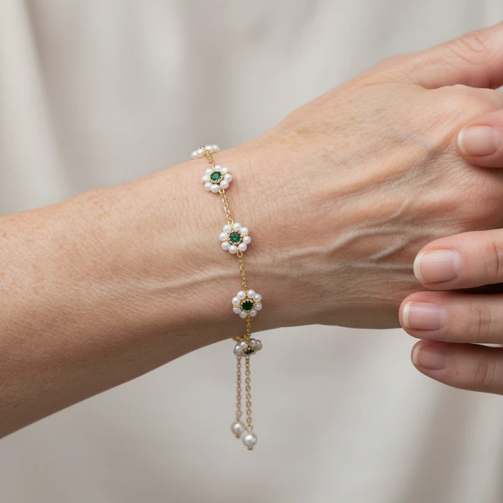 Vintage Floral Stainless Steel Bracelet with Emerald Pearl Pendant - Image 4