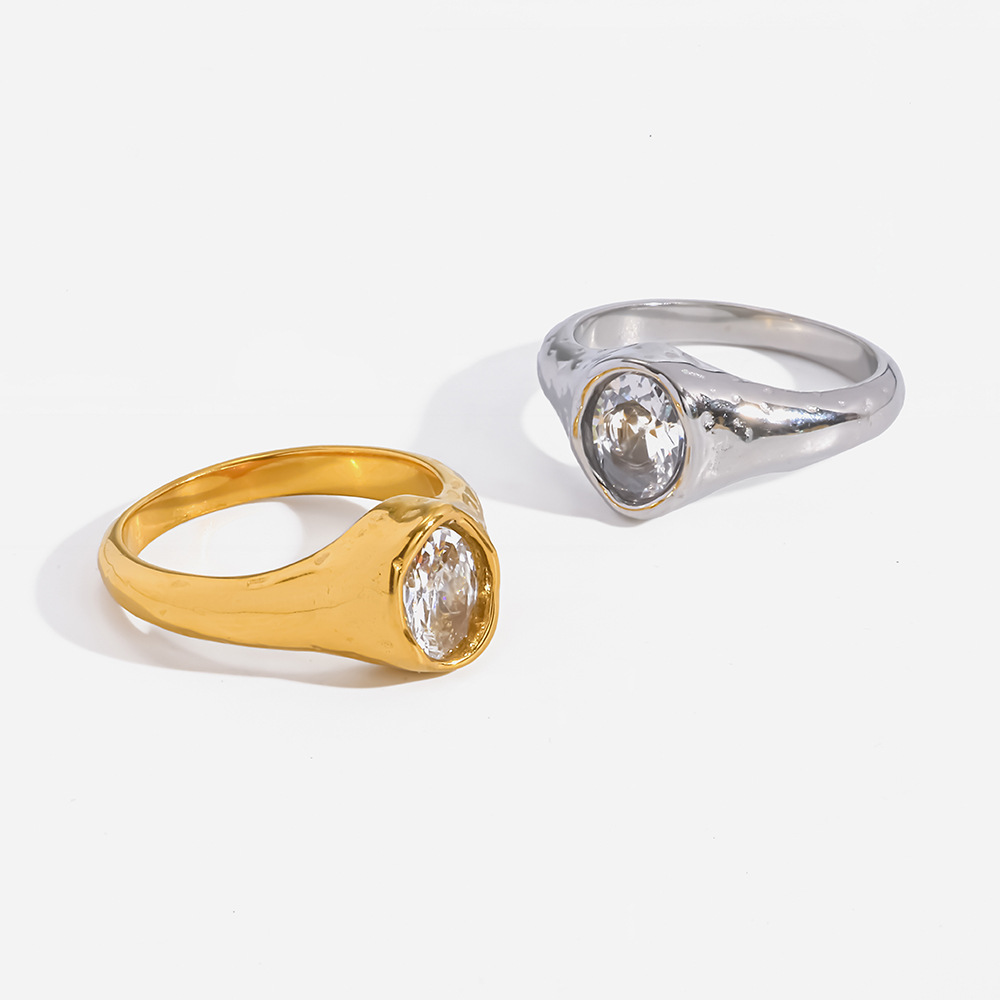 18K Gold Plated Stainless Steel Ring with Zircon Minimalist Hammered Design - Image 4