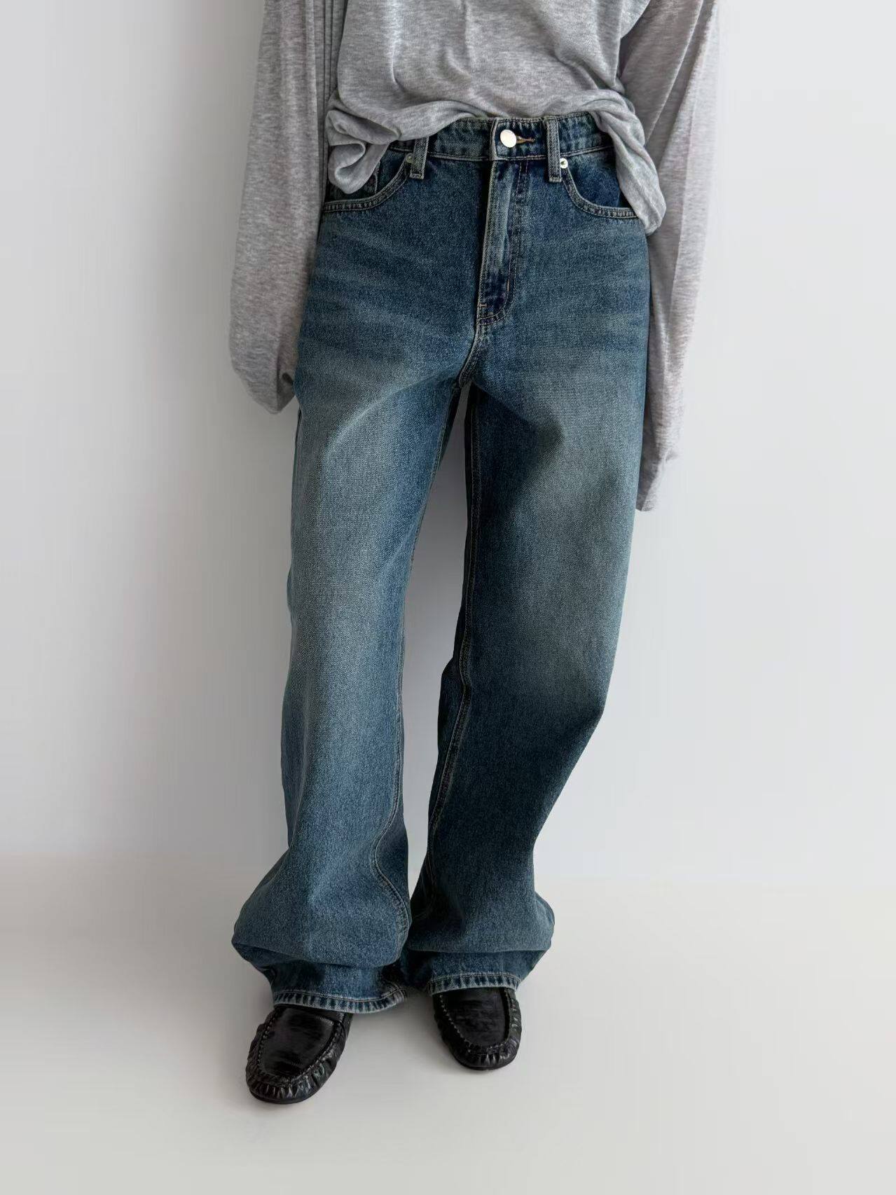 Mid-High Waist Straight-Leg Denim Jeans - Image 3