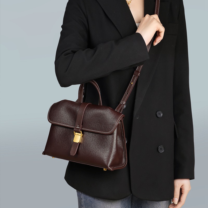 Leather Women Messenger Crossbody Bag - Image 3