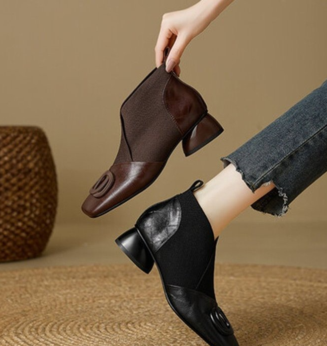 The Astrid Retro Square Toe Chunky Heel Shoes Detail – La Rose Couture Shoes & Footwear