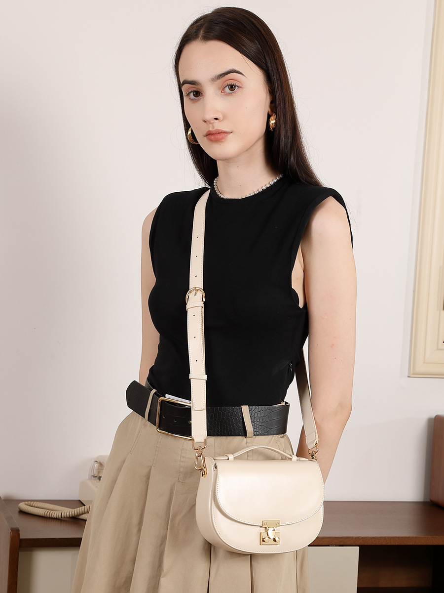 Genuine Leather Saddle Handbag - Image 3