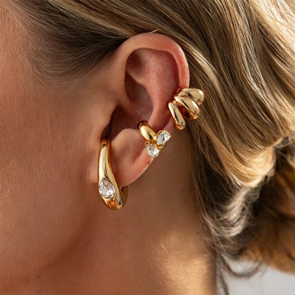 Metal polished waterdrop earrings for women