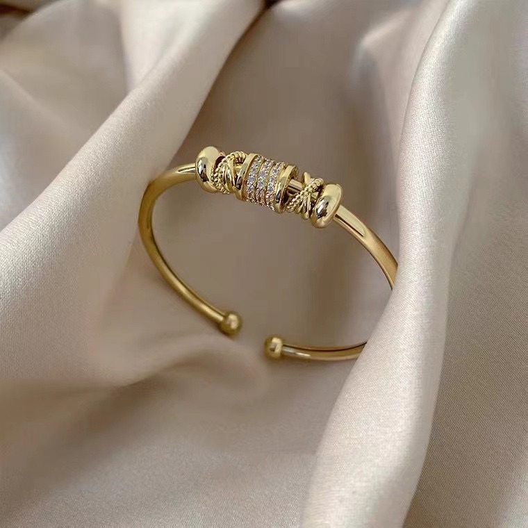 Adjustable Open-Waist Copper Alloy Bracelet For Women - Image 4