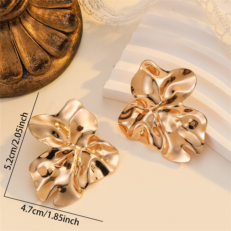 Lava fold texture stud earrings - Image 5