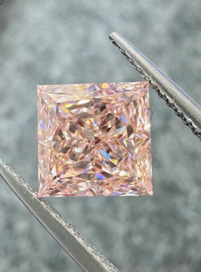 The Prudence Igi Certified 1.31ct Princess Cut Pink Lab Grown Cvd Loose Diamond for Jewelry Detail – La Rose Couture Jewellery & Accessories