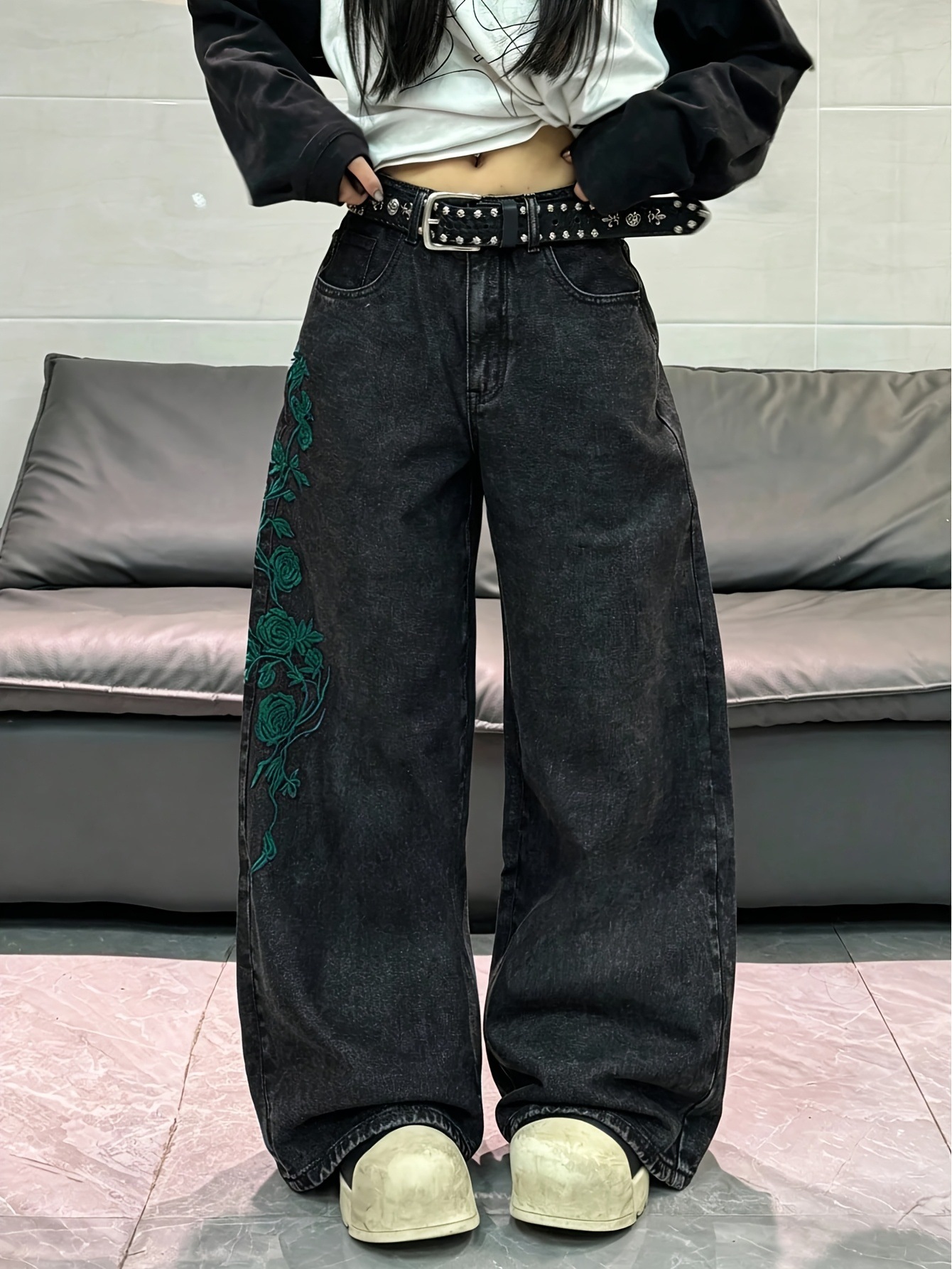 Embroidered Wide-Leg Denim Pants for Women - Image 2