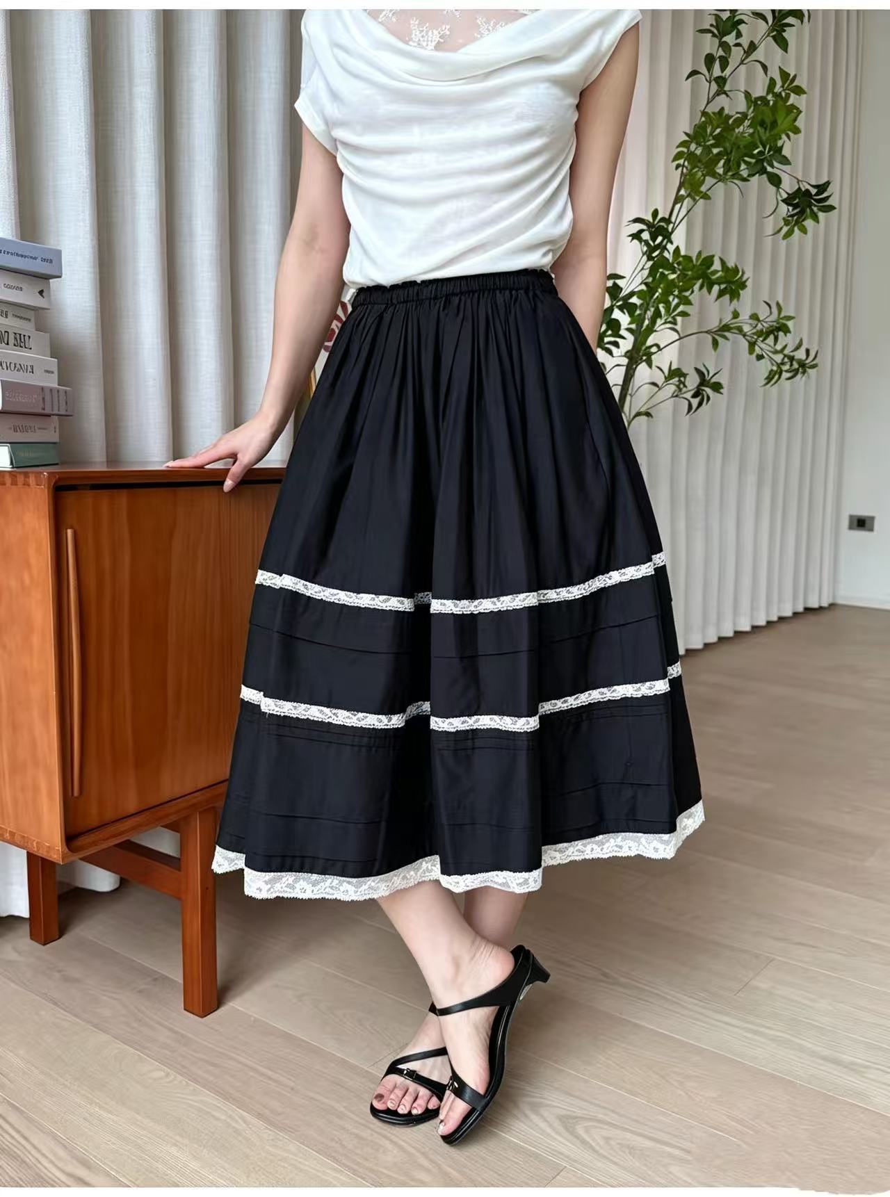French Style Lace Splicing Floral Pleated A-Line Skirt - Image 3