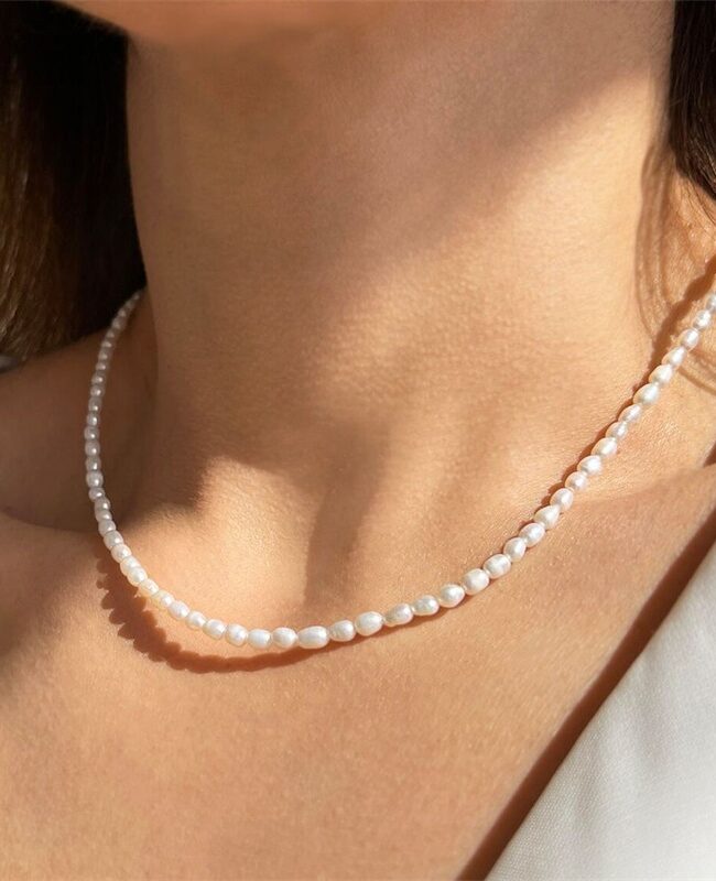The Capucine Stainless Steel Imitation Pearl Necklace Gold U Shaped Pendant Jewelry Detail – La Rose Couture Jewellery & Accessories