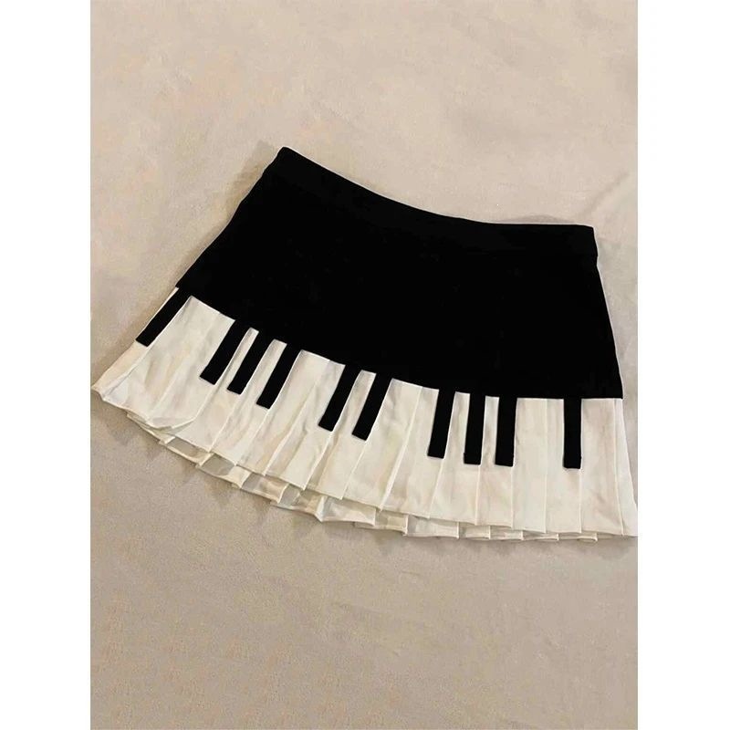 Vintage Piano Print Pleated Skirt