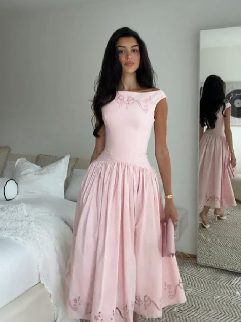French Off-shoulder Embroidered Waist-slimming Dress - Image 2