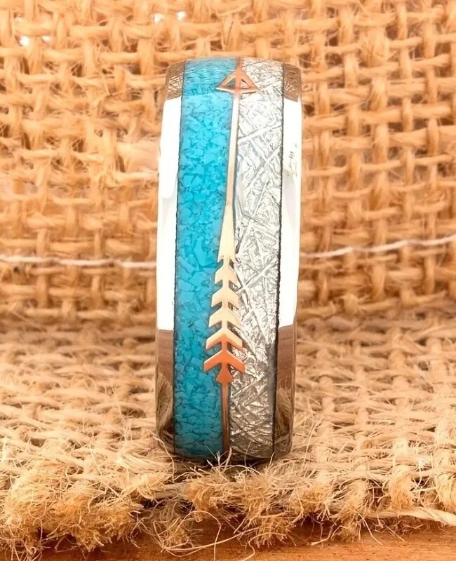 The Angele Unisex Silver Stainless Steel Ring with Gold Arrow Detail Detail – La Rose Couture Jewellery & Accessories