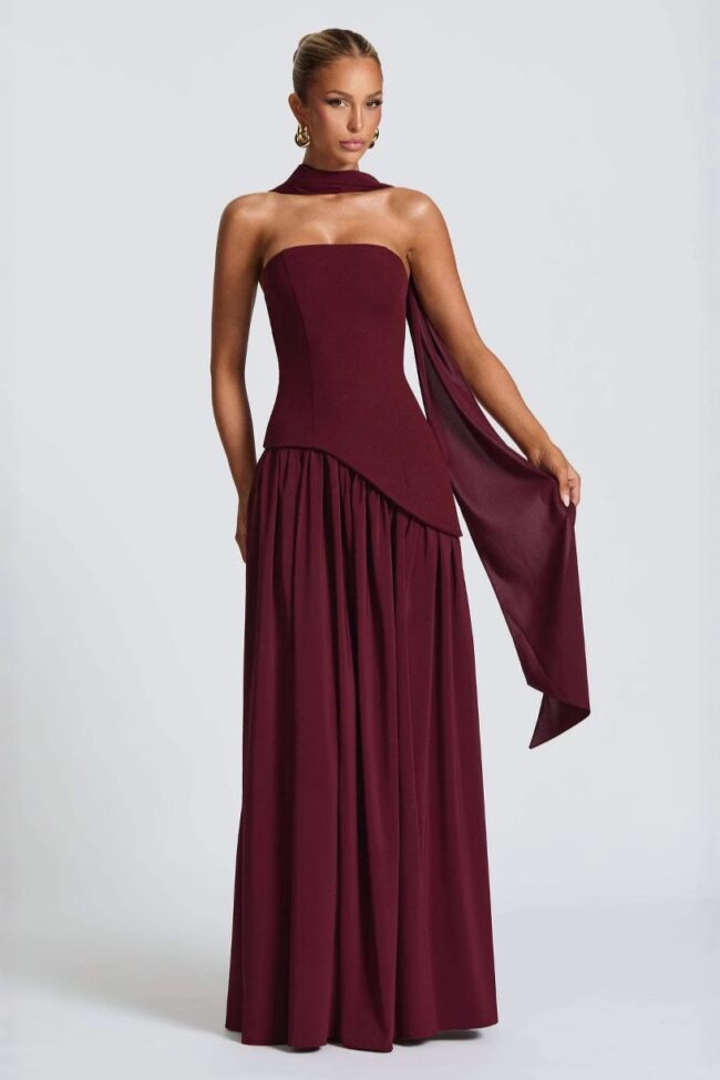 The Prudence Solid Split Dress Detail – La Rose Couture Dresses & Gowns