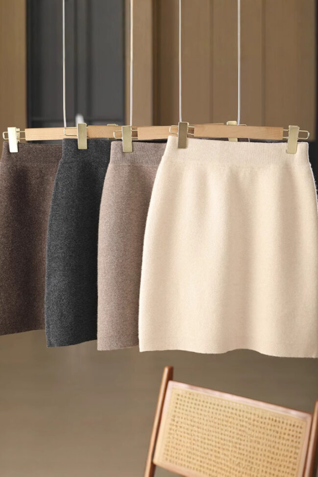 The Maelys Wool Knitted Short Skirt – La Rose Couture Trousers & Skirts